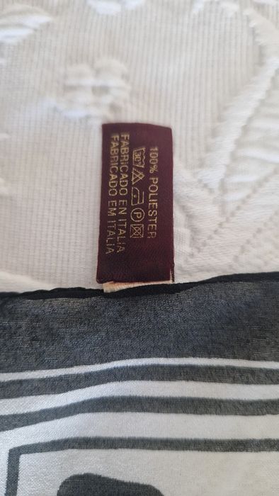 Lenço estampado preto e branco El Corte Inglês