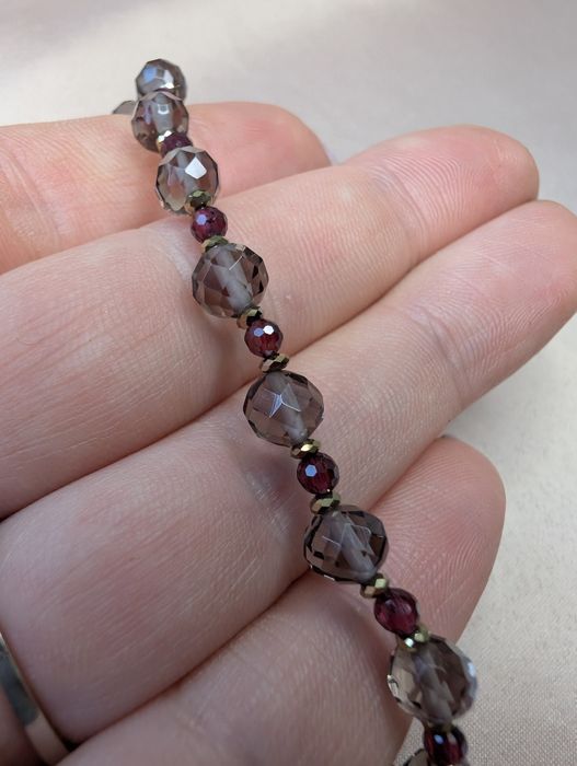 Bransoletka różaniec kamienie kwarc dymny krzyżyk serduszko prezent