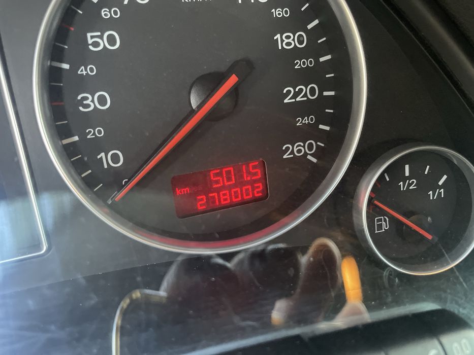 Ауді А4Б6 2.0 бензин
