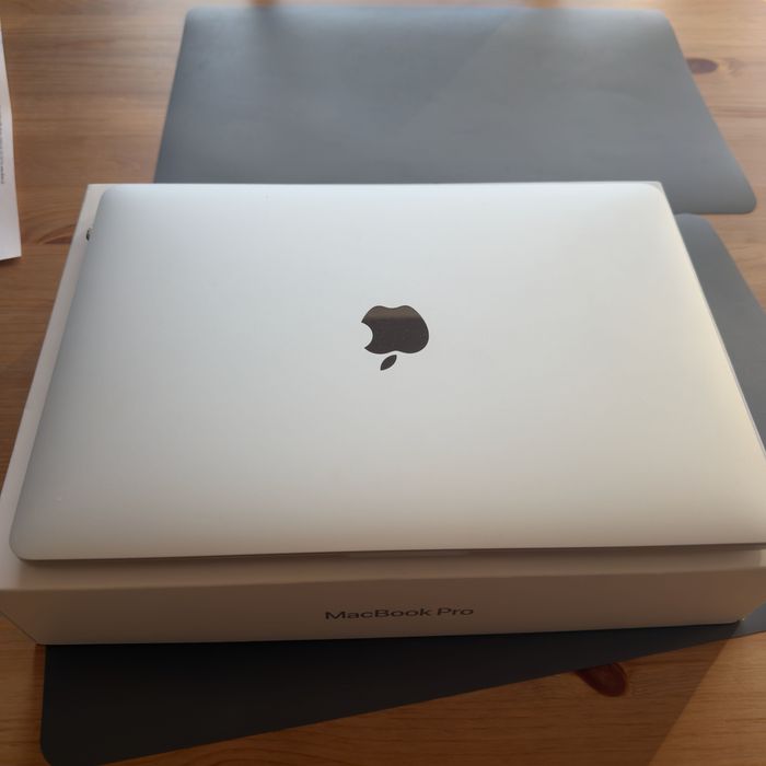 Macbook Pro 13 (2019) Stan idealny Touch Bar (A2159)