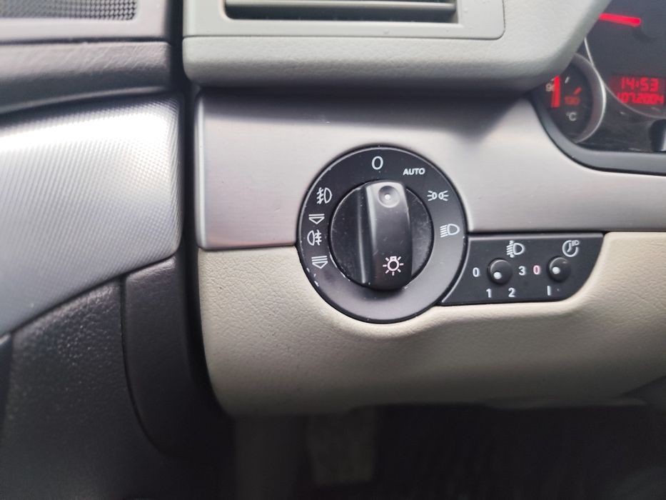 Ауди а 4 б7 2.0 Бензин  Автомат