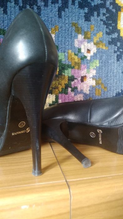 Туфли -37  Girnaive