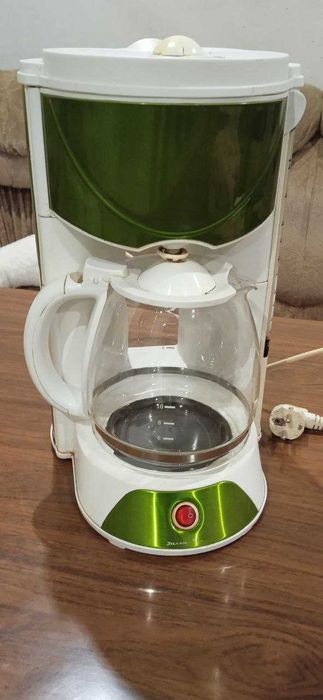 Кофеварка для дома или офиса.