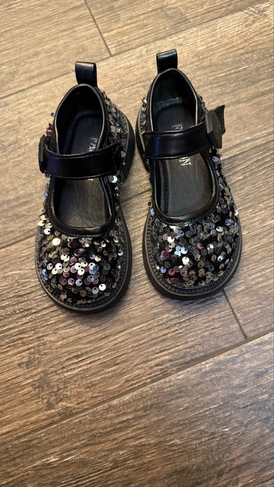 Дитячі стильні туфлі