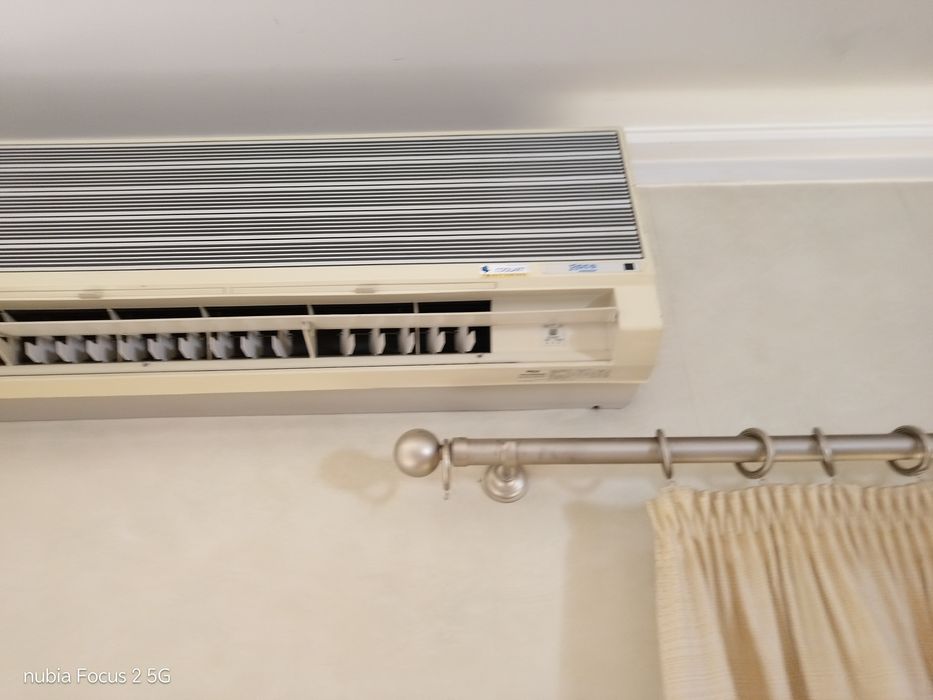 Dois aparelhos de ar condicionado aparelho mais turbína.