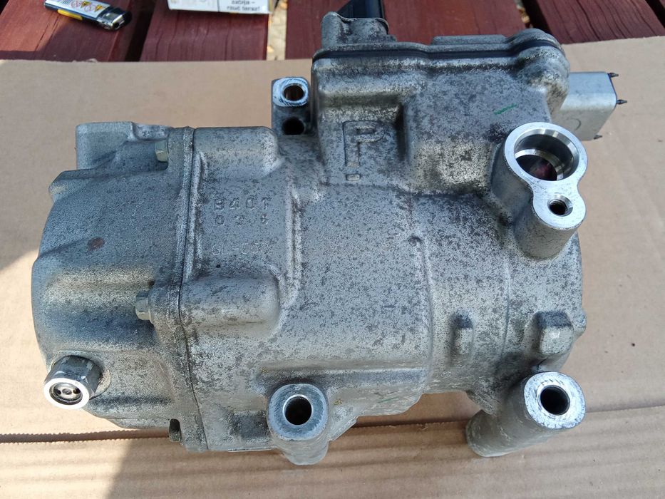Toyota Auris II lift sprężarka klimatyzacji kompresor
