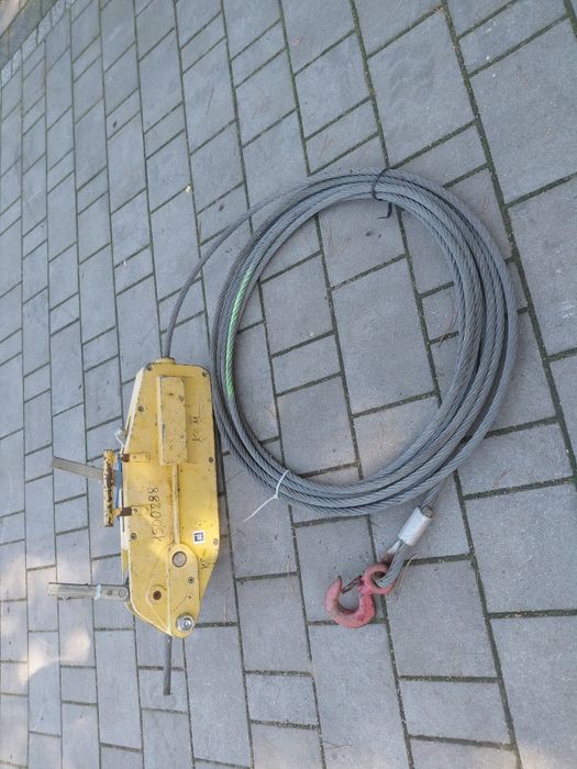 Linociąg  wciągarka linowa  3200 kg