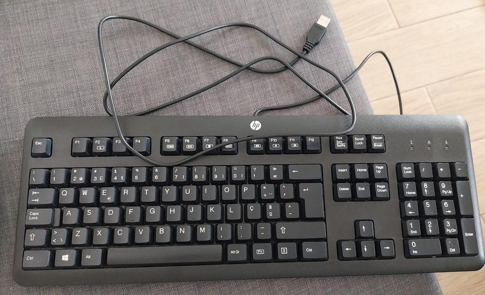 Teclado HP, totalmente novo a ESTREAR... 
Nunca usado!