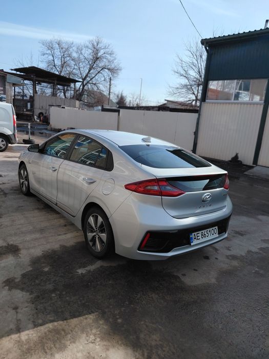 Ионик заряжаемый гибрид продам