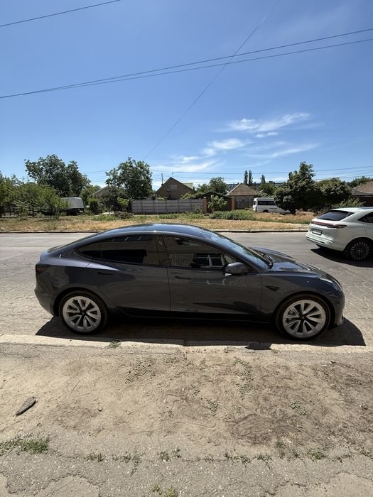 Сдам в аренду tesla model 3