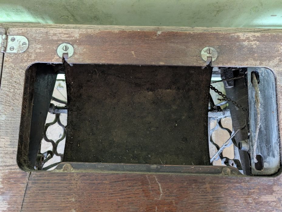 Швейна машина Singer