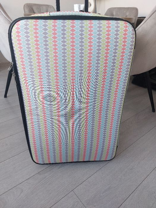 Walizka podróżna kolorowa