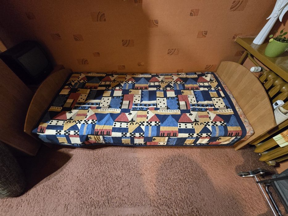 Tapczan / łóżko jednoosobowe z pojemnikiem – 200×90