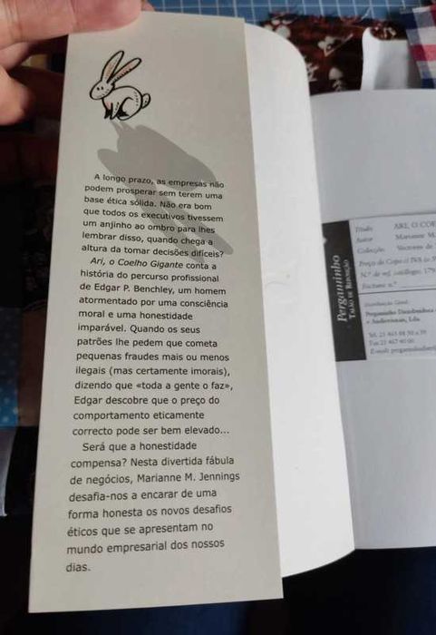 Livro - Ari, o Coelho Gigante