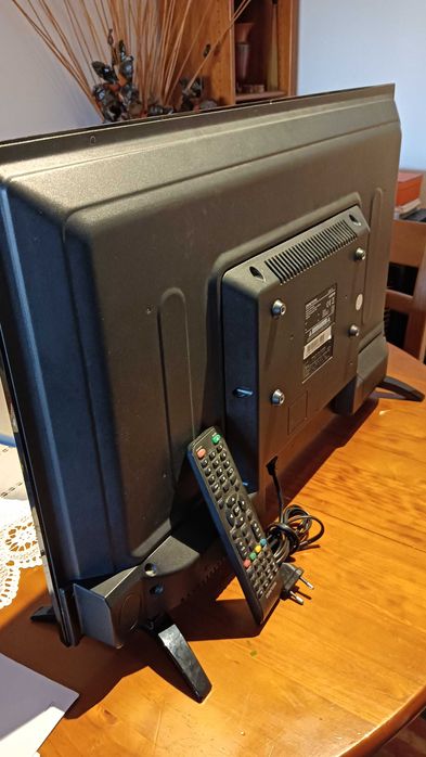 Televisão LED Manta 32LHN120D de 32 polegadas