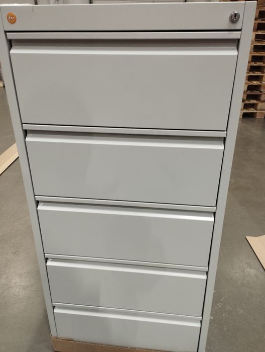 Pięcioszufladowa szafka metalowa .