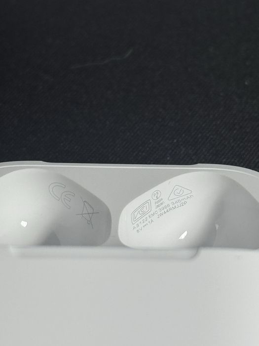Sluhawki Airpods 4 ANC