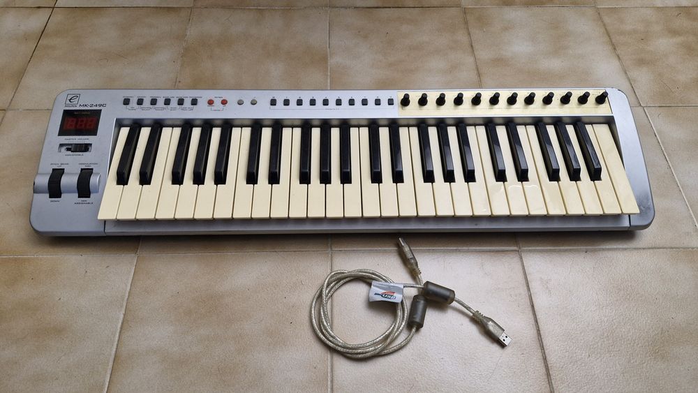 Vendo teclado controlador midi EVOLUTION Mk-249C (RESERVADO)