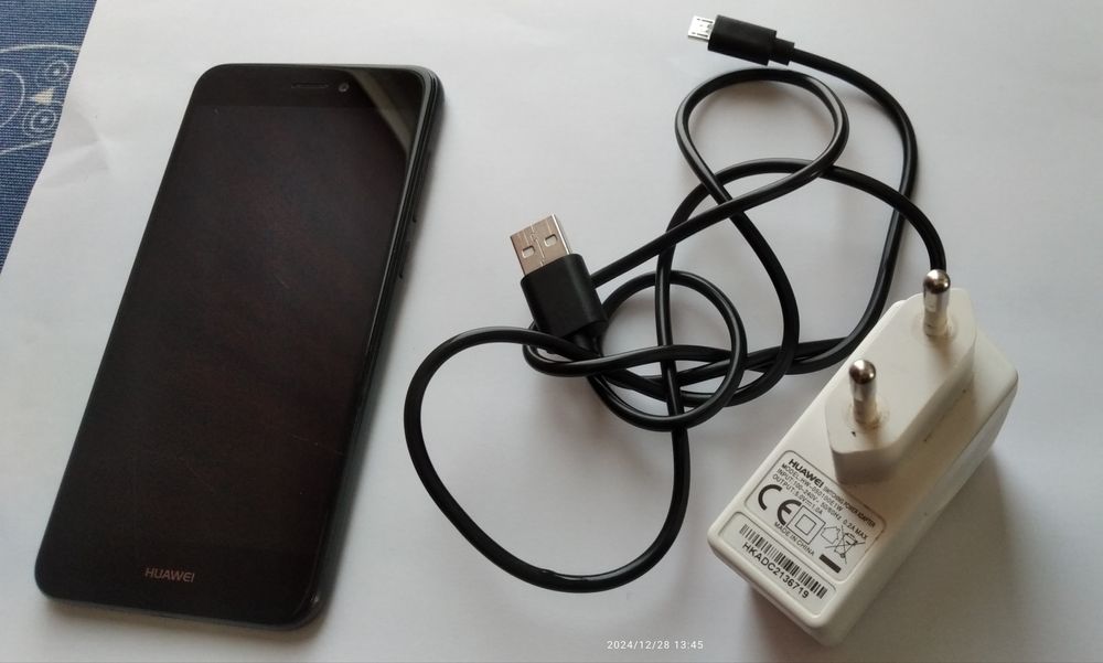 Smartphone Huawei P8 lite 2017 a funcionar