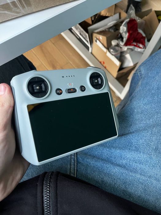 DJI RC RM330 kontroler z ekranem