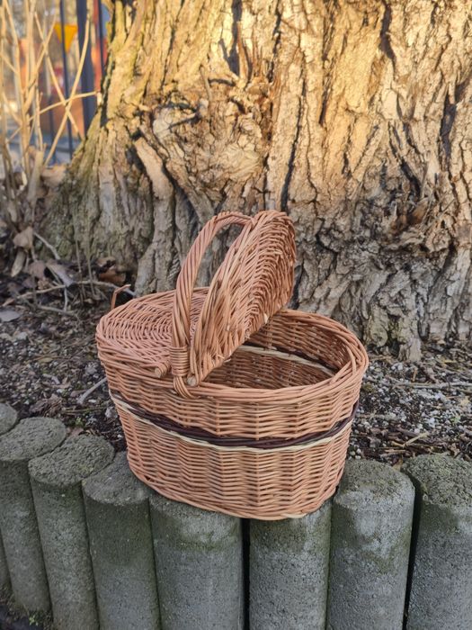 Ręcznie plecione koszyki wiklinowe