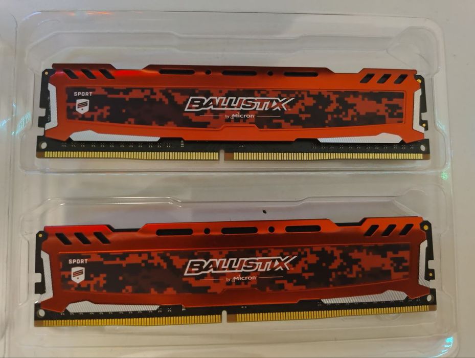 16GB (2x8) DDR4 Crucial 2400MHz Ballistix Sport LT Red CL16