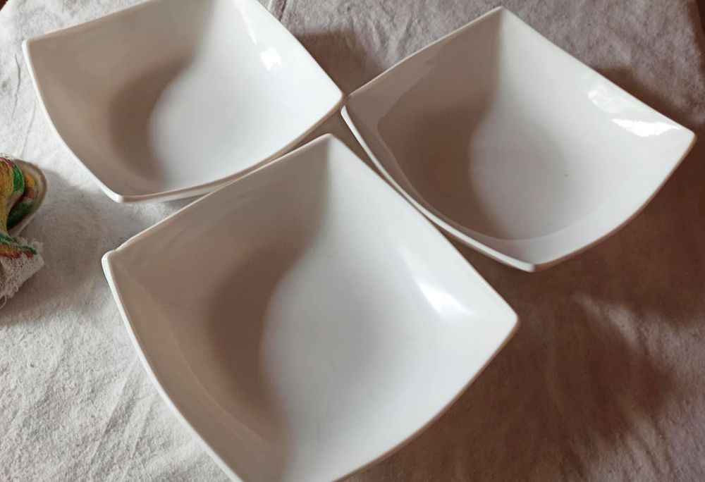 Набір білих глубоких тарілок, 3шт.