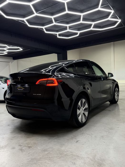 Tesla Model Y Long range dual motor