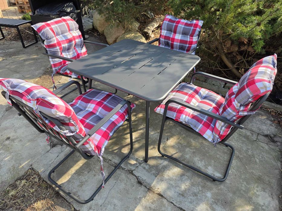 Zestaw mebli ogrodowych Greg 4 fotele stół metal solidne