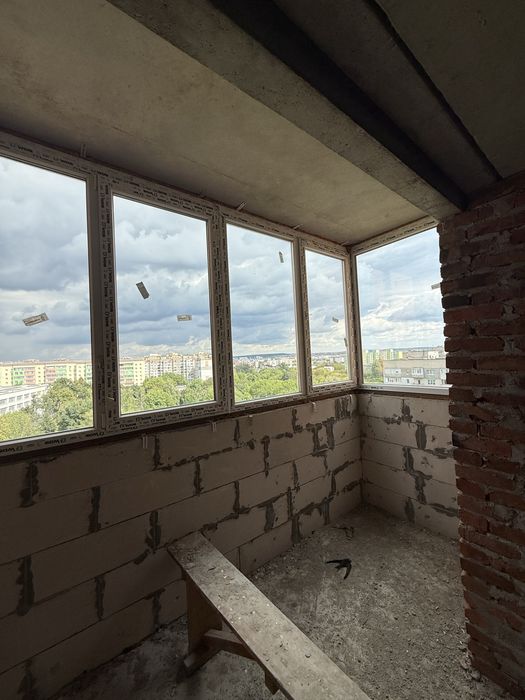 Продаж 3 кімнатної квартири в новобудові
