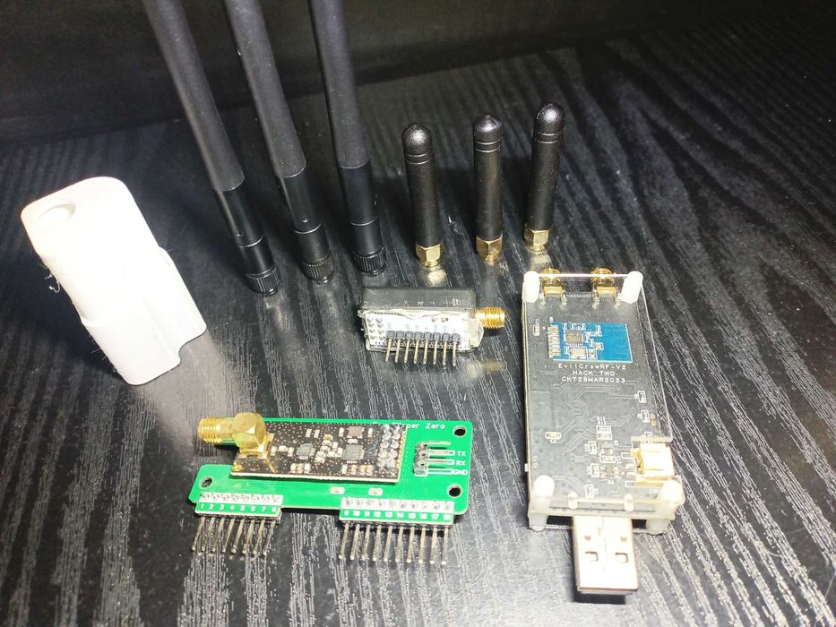 Zestaw modułów RF do Flipper Zero CC1101, NRF24 oraz EvilCrow RF V2
