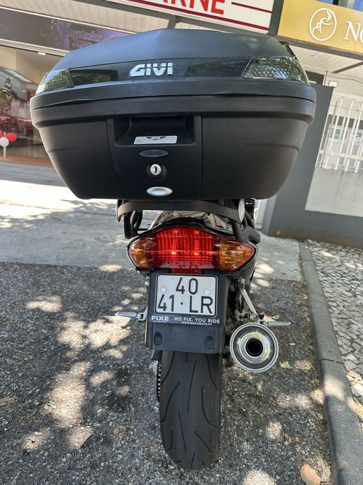 Moto CB 800 VRF preta