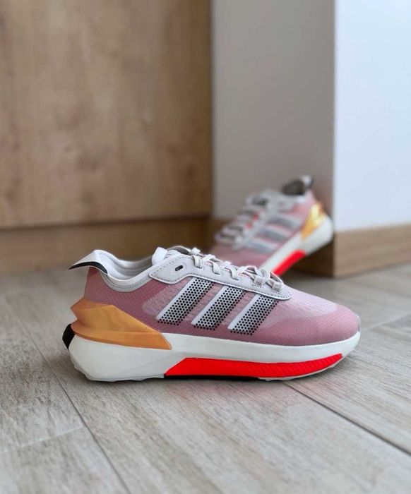 Adidas Avryn