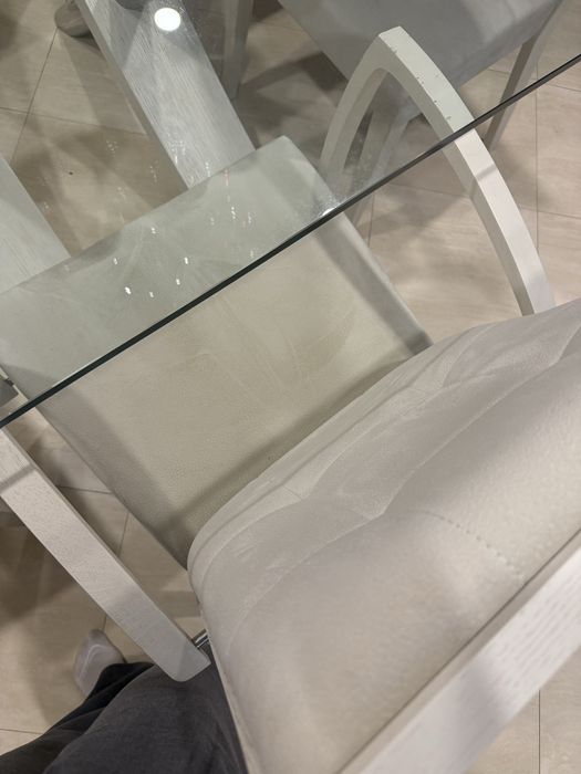 Mesa de vidro + 6 cadeiras
