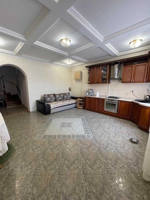 Чудовий будинок на Фонтані. Поруч з морем. 10 ст. Фонтану.