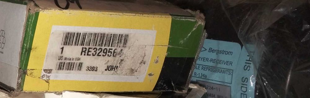 Клапан RE329564 John Deere Джон дір