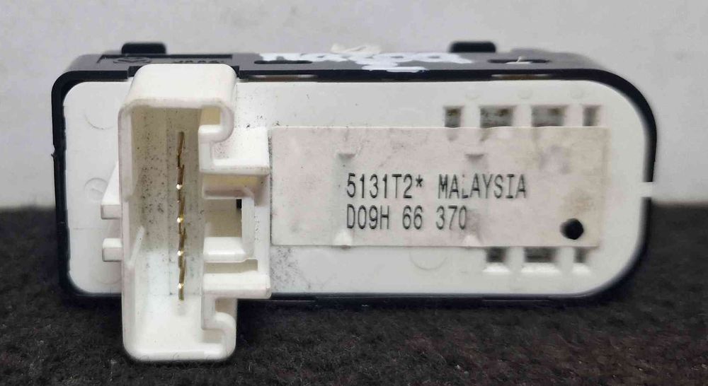 Comando / Botão / Interruptor Vidros Trás Esquerdo d09h66370 - MAZDA 2