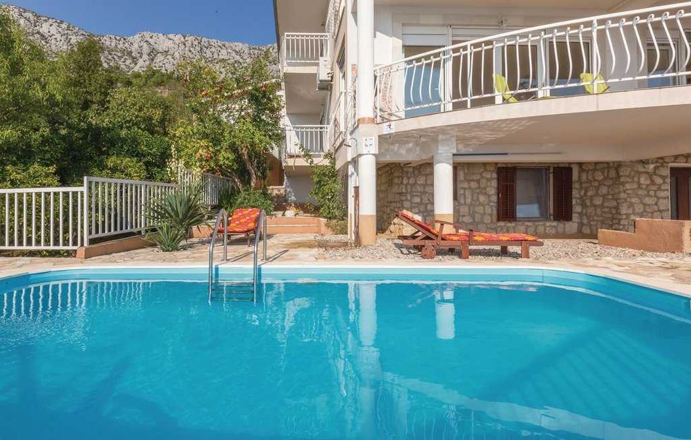 Wakacje, Chorwacja, okolice Makarskiej, apt. z basenem dla 6 osób