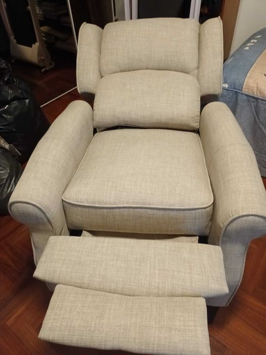 Poltrona rebativel com pouco uso