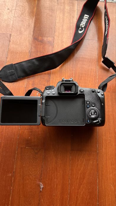 canon 77D (corpo+baterias)