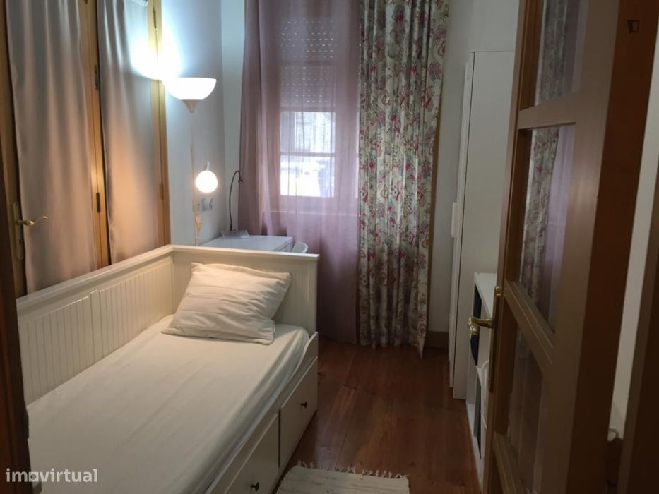 Quarto - localizado em Bonfim Porto