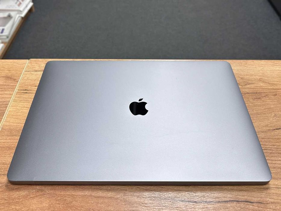 MacBook Pro 16 2019 • Space Gray • i9-9880H • 64 Gb • 512 Gb (макбук)