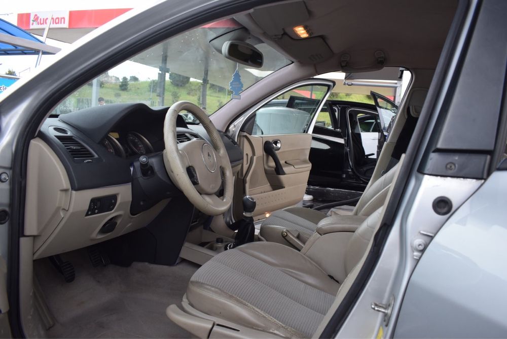 Renault Megane 1.5 dCi - Versão Luxe Privilege - Com GPS e Económico