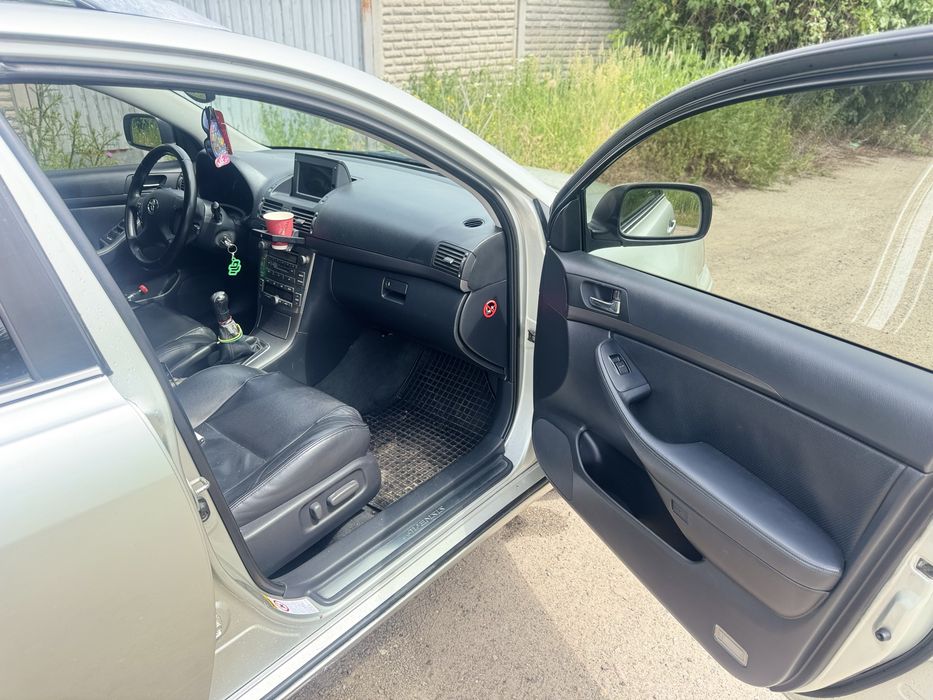 Toyota Avensis t25