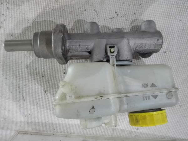 Bomba central dos travões VOLKSWAGEN Polo (9N)