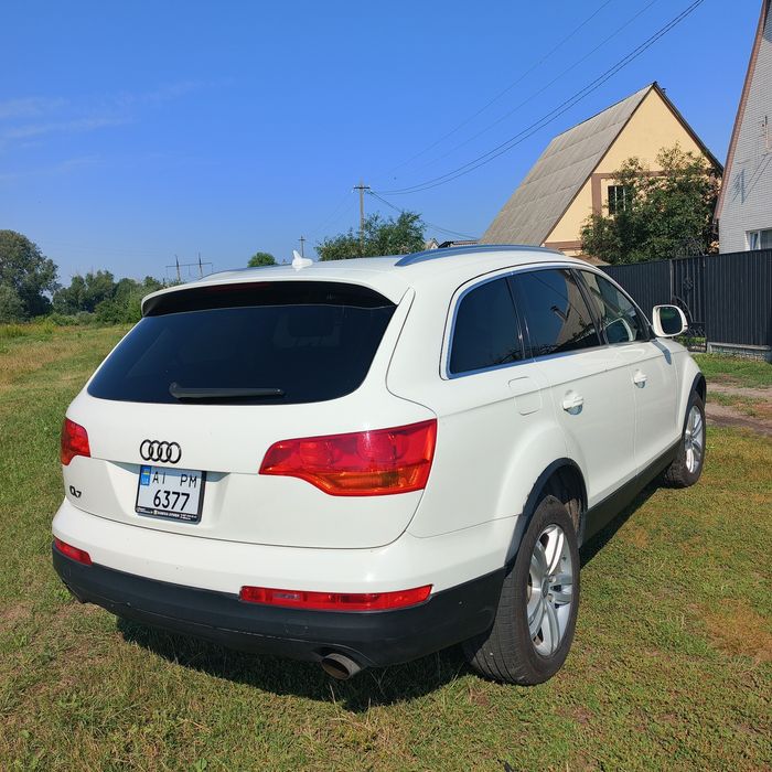 Продам надійний автомобіль Audi Q7