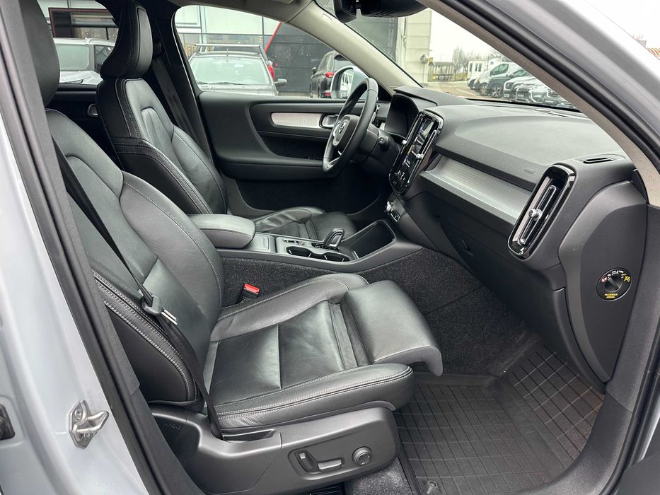 Volvo XC40 2020 Momentum Pro