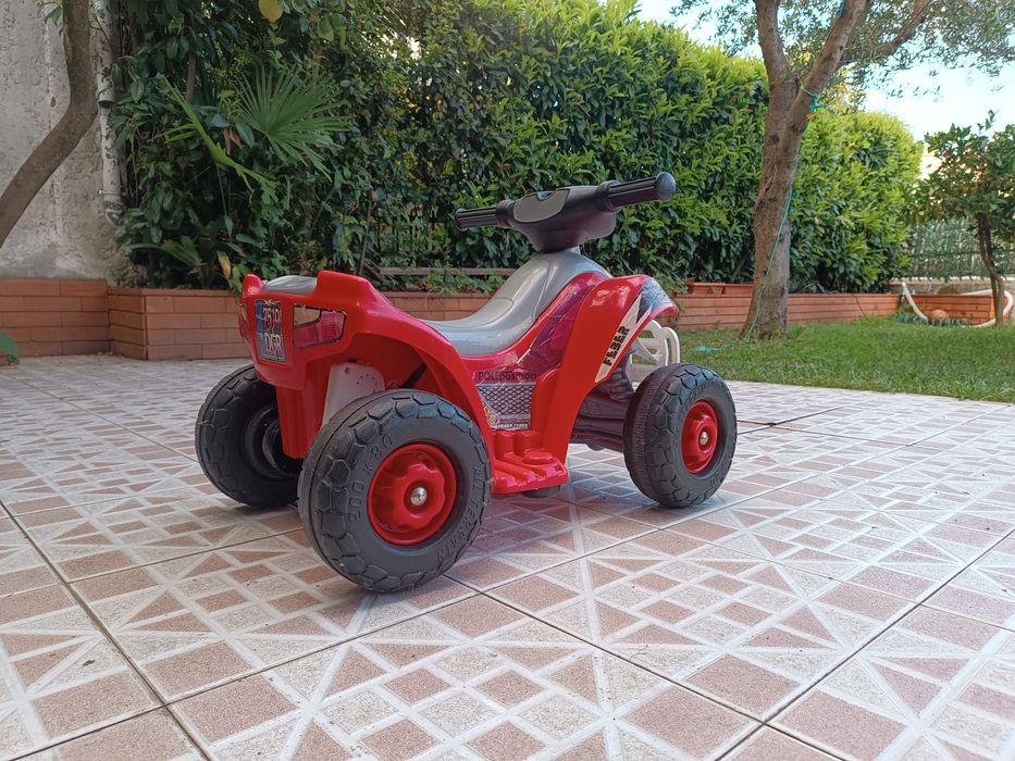 Moto 4 eléctrica