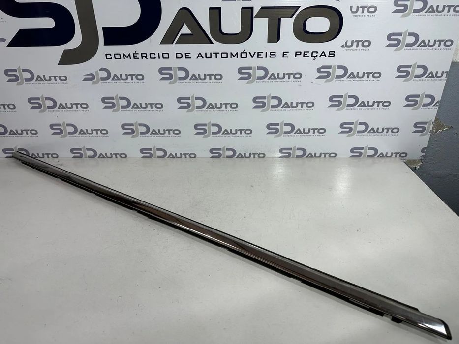 Friso Raspador Vidro Frente / Trás Direito - Peugeot 308 II SW