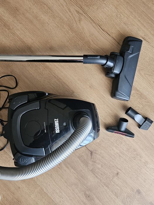 Aspirador Zanussi Compacto